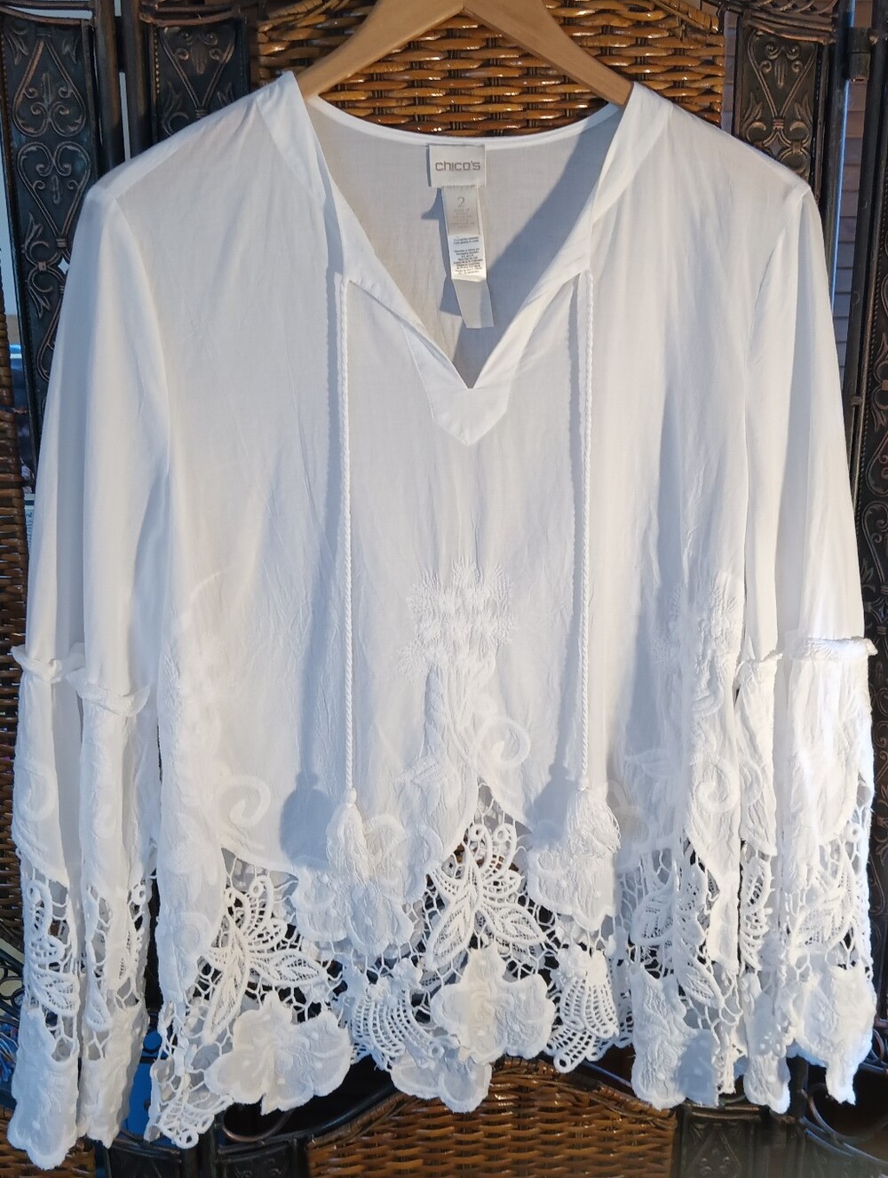 Chico's White Crochet-Hem V-Neck Tunic Blouse Bell Sleeves 100% Cotton.
